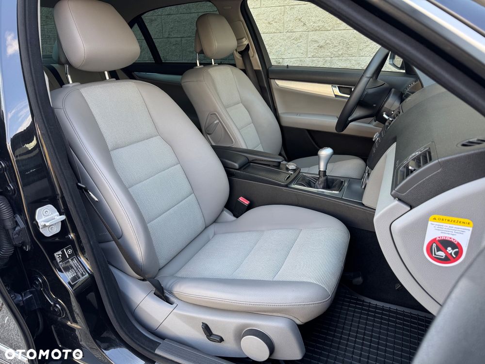 Mercedes-Benz Klasa C 180 Kompressor Avantgarde - 23