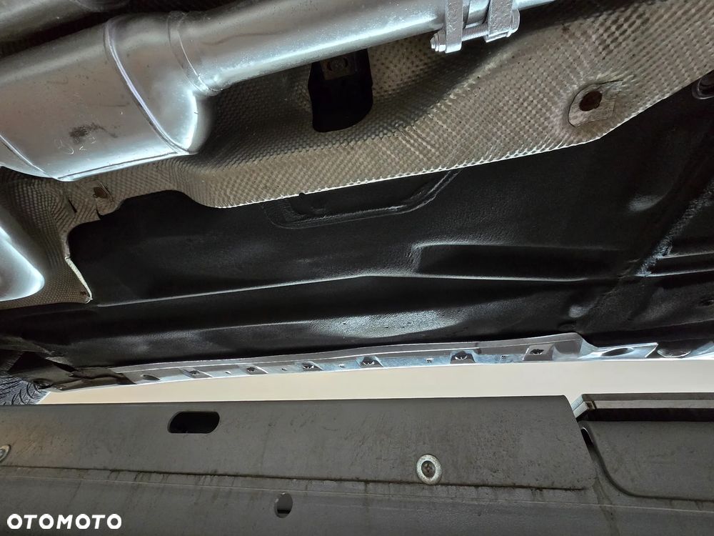 Mercedes-Benz Klasa E - 28