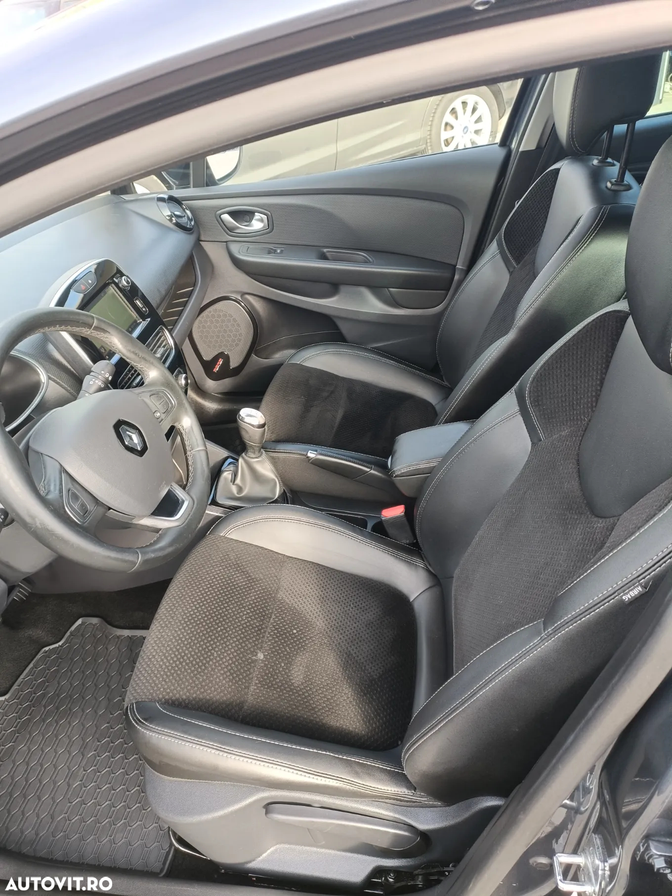 Renault Clio (Energy) TCe 90 Start & Stop INTENS - 17