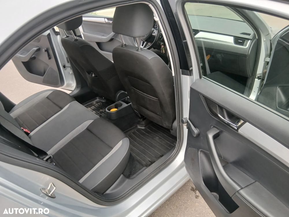 Skoda RAPID 1.0 TSI Ambition - 8