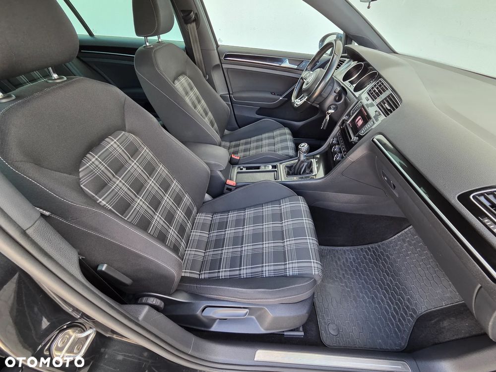 Volkswagen Golf 2.0 TDI BMT GTD - 18