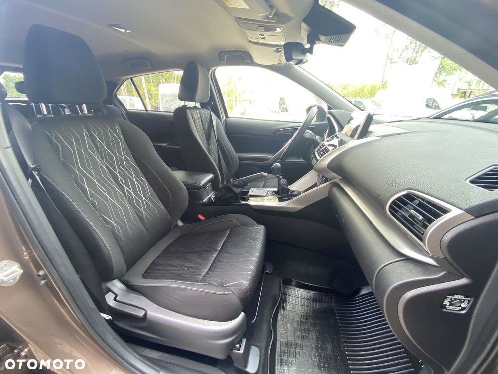 Mitsubishi Eclipse Cross 1.5 T Intense - 10
