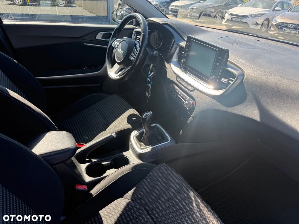 Kia Ceed 1.5 T-GDI M - 16