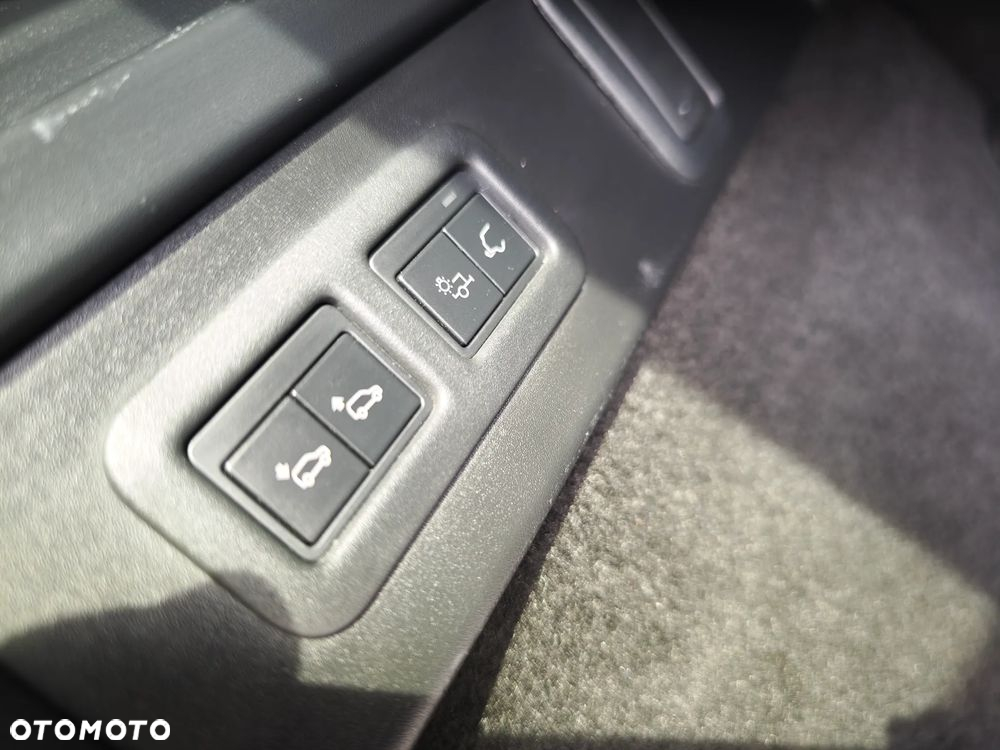 Land Rover Range Rover Velar 2.0 SD4 R-Dynamic HSE - 32