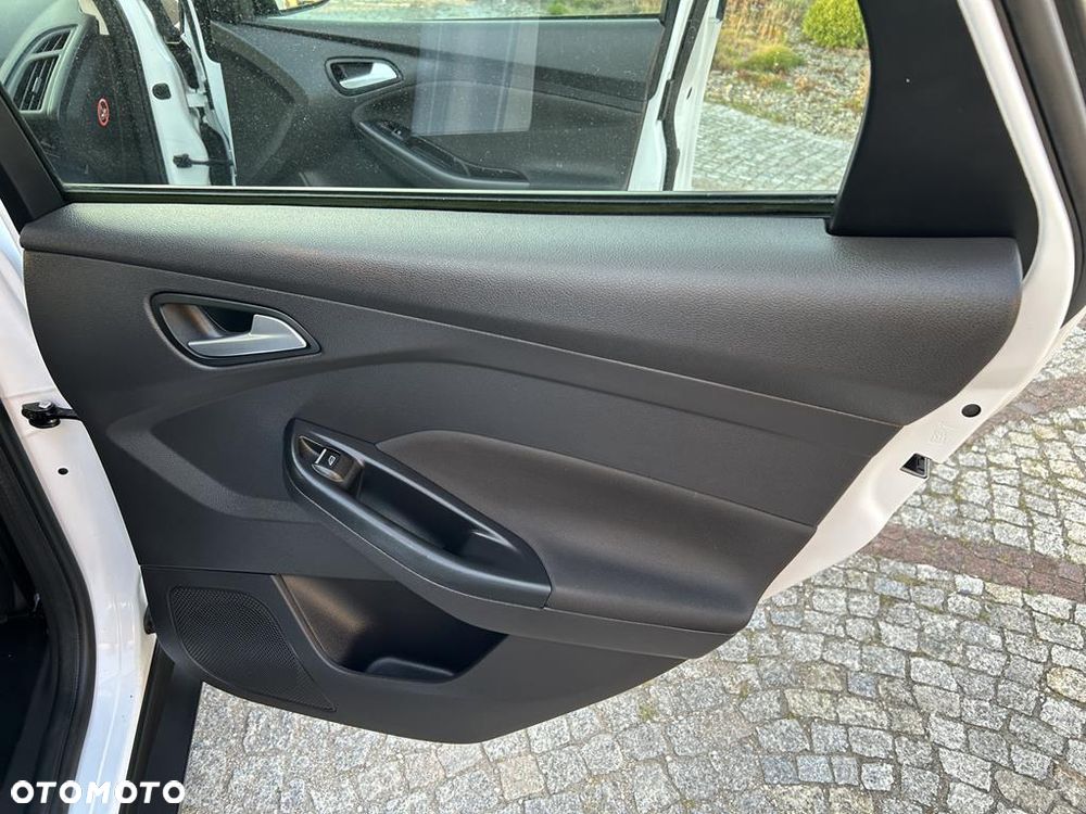 Ford Focus - 33
