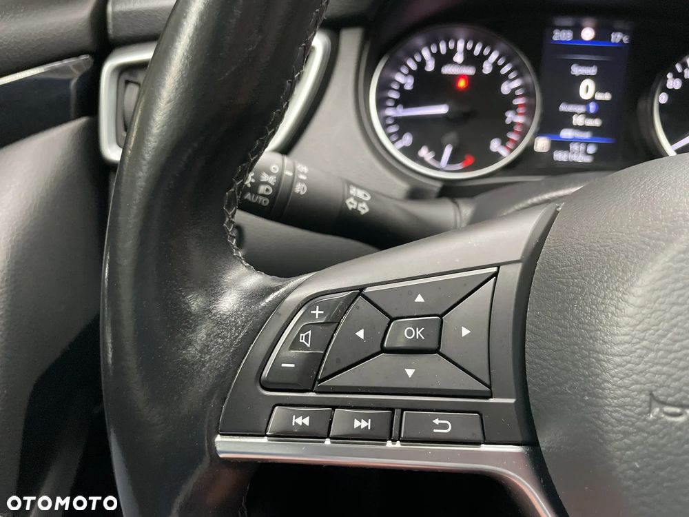Nissan Qashqai 1.3 DIG-T N-Connecta DCT - 25