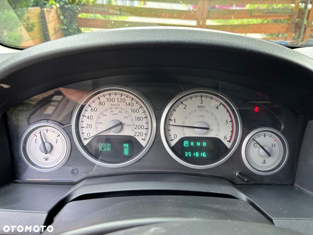 Chrysler Grand Voyager 2.8 CRD Limited - 24