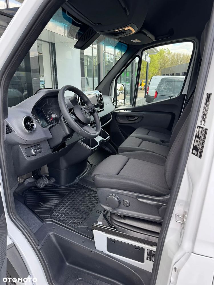 Mercedes-Benz Sprinter - 15