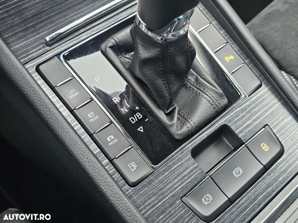 Skoda Superb 1.4 TSI iV DSG Sportline - 37