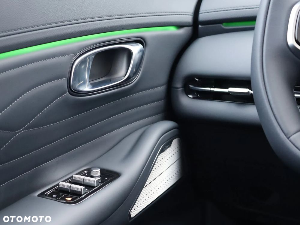 Geely Starray EM-i 1.5 PHEV Max - 12