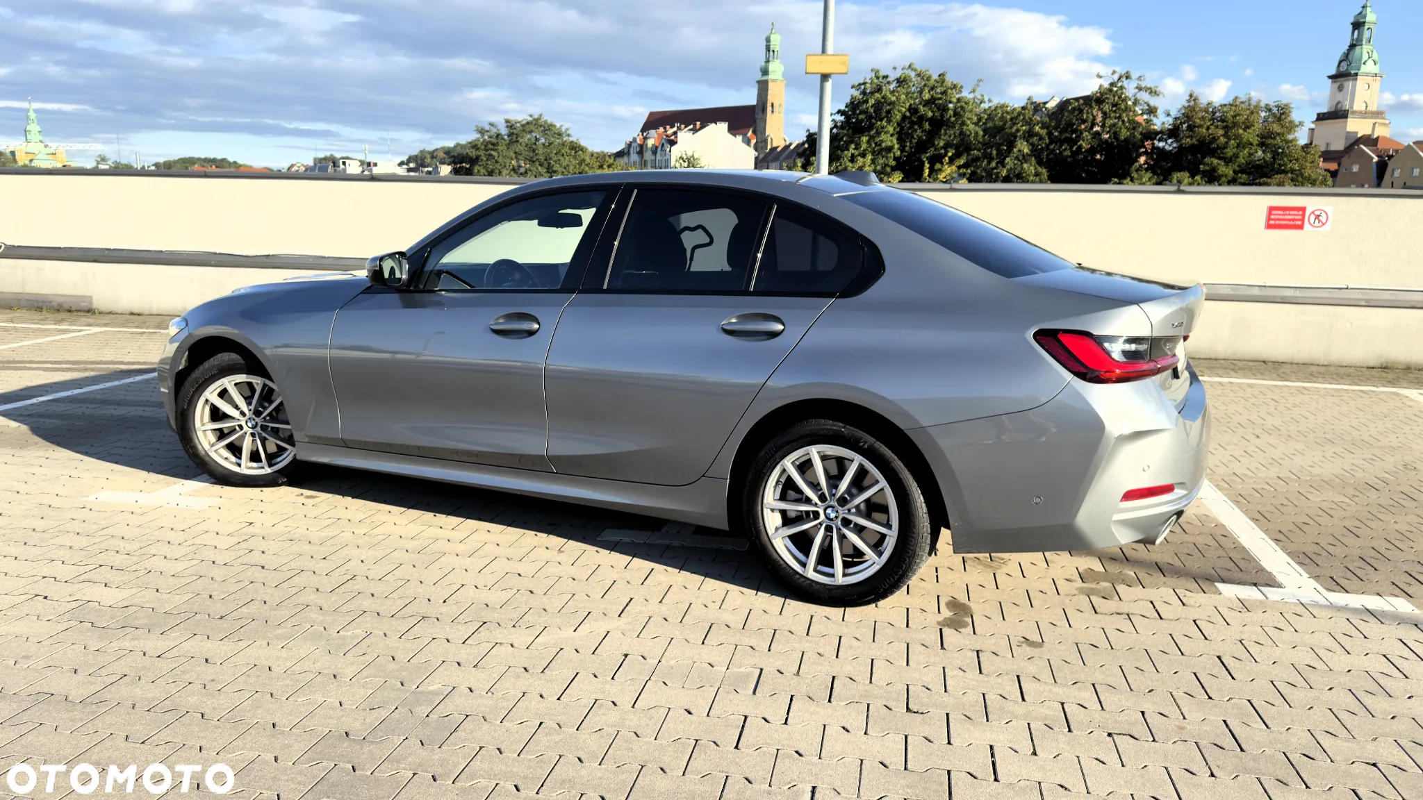 BMW Seria 3 330i xDrive - 10