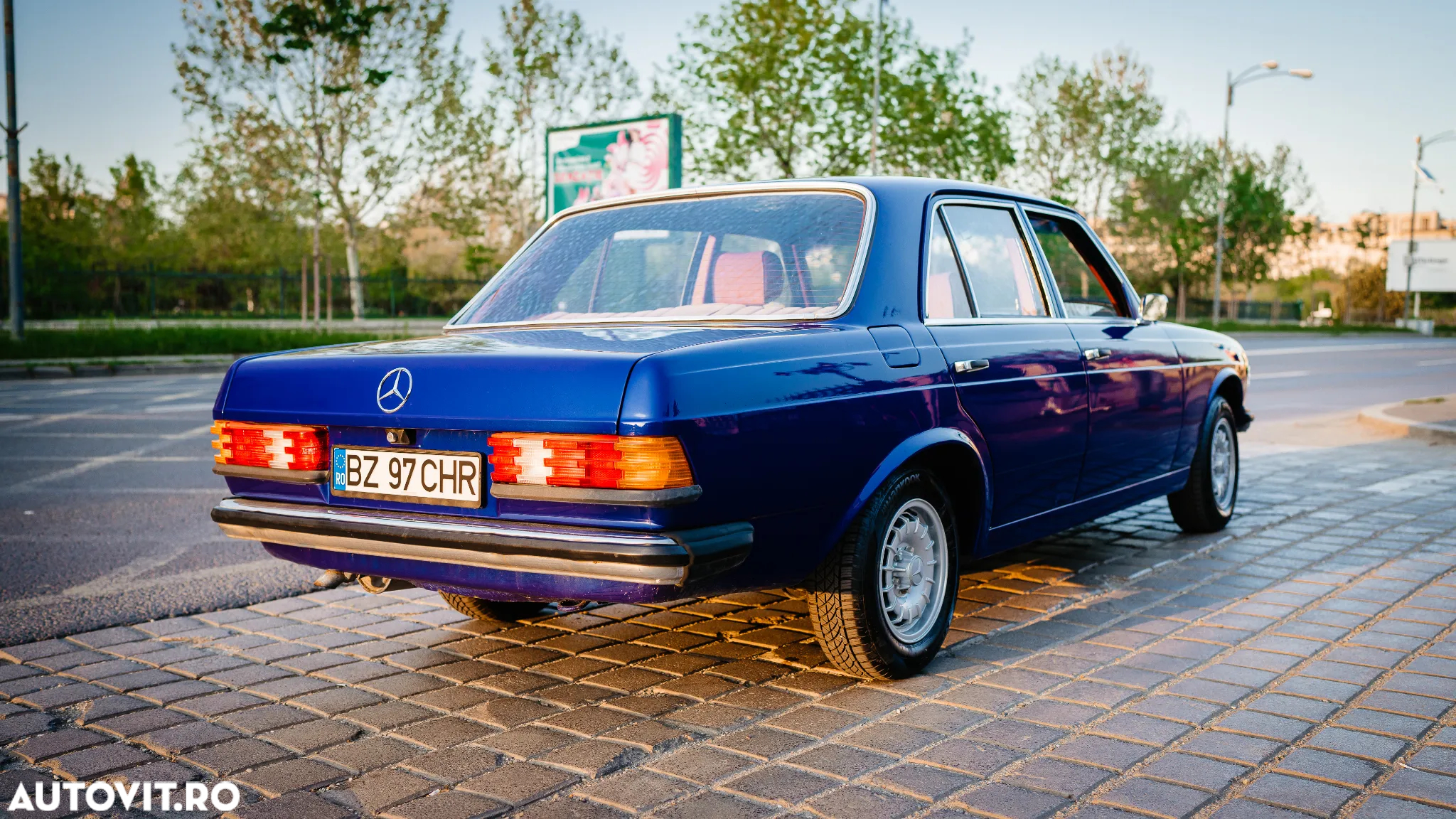Mercedes-Benz W123 - 2