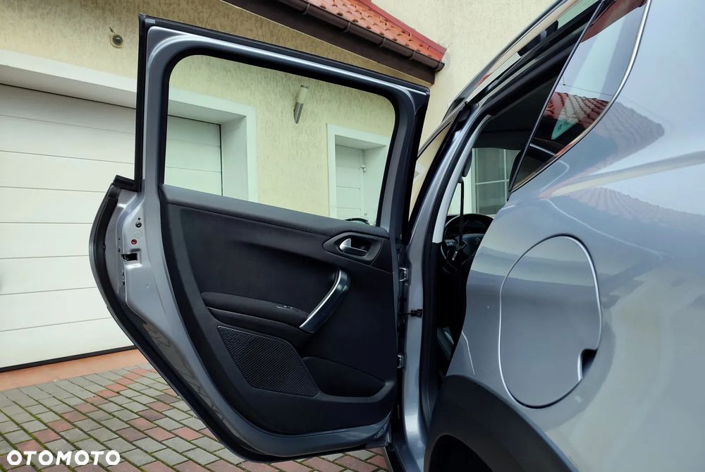 Peugeot 2008 PureTech 110 GPF Stop&Start EAT6 Allure - 19