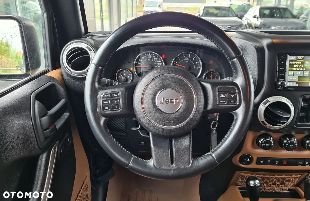 Jeep Wrangler 3.6 Unlim Sahara - 18