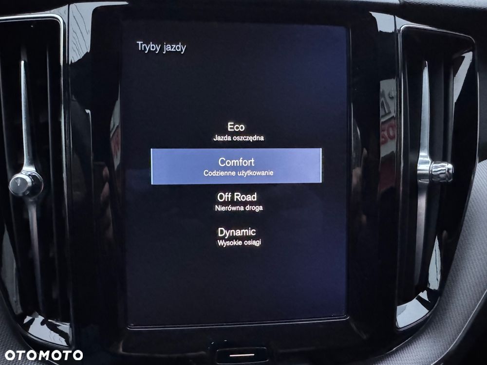 Volvo XC 60 D4 AWD Geartronic RDesign - 29