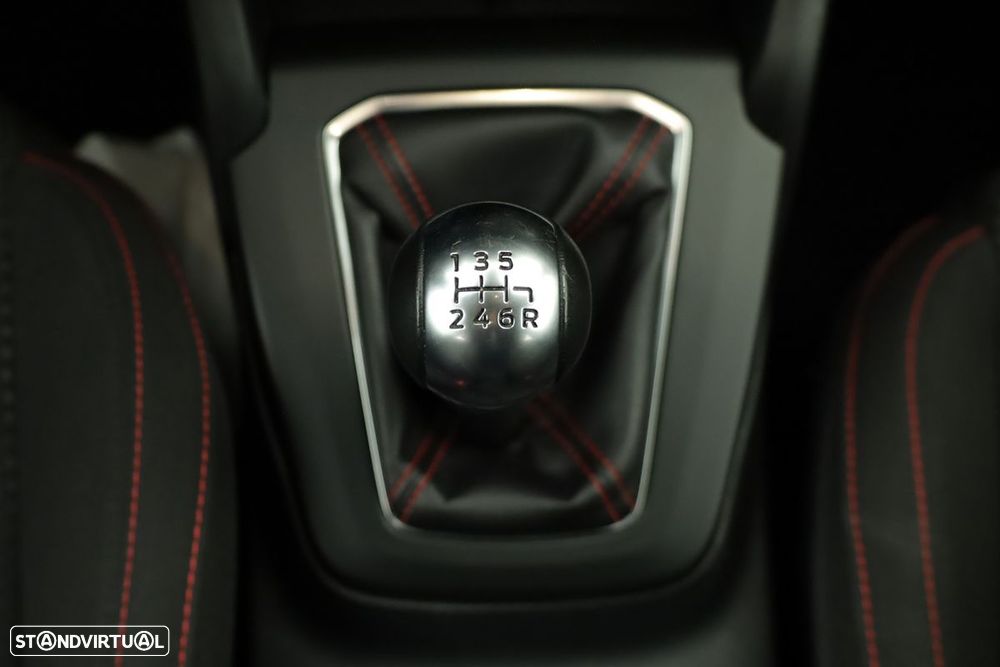 Ford Focus 1.0 EcoBoost MHEV ST-Line - 14