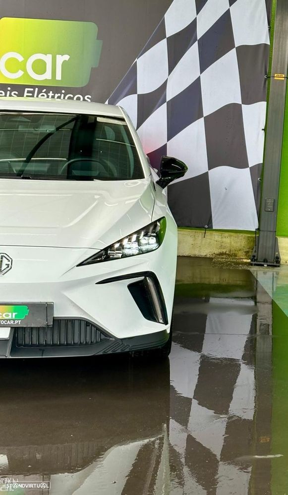 MG MG4 64 kWh Luxury - 4