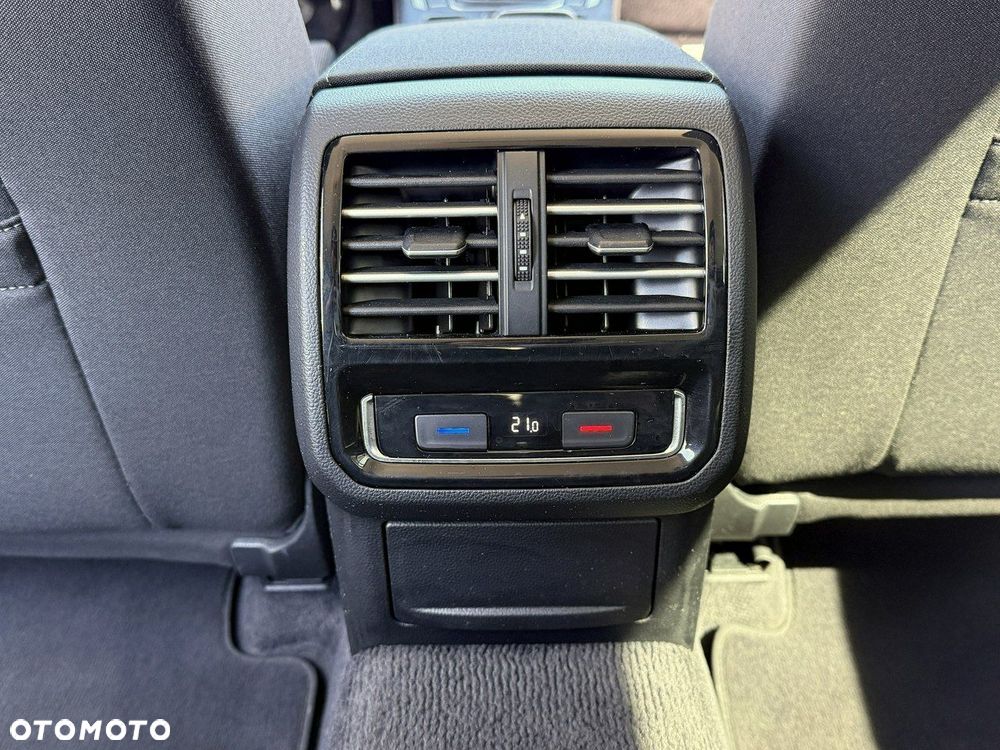 Volkswagen Passat - 23