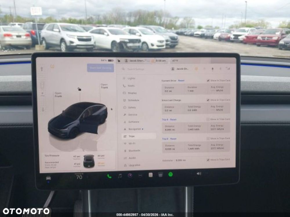 Tesla Model Y - 11