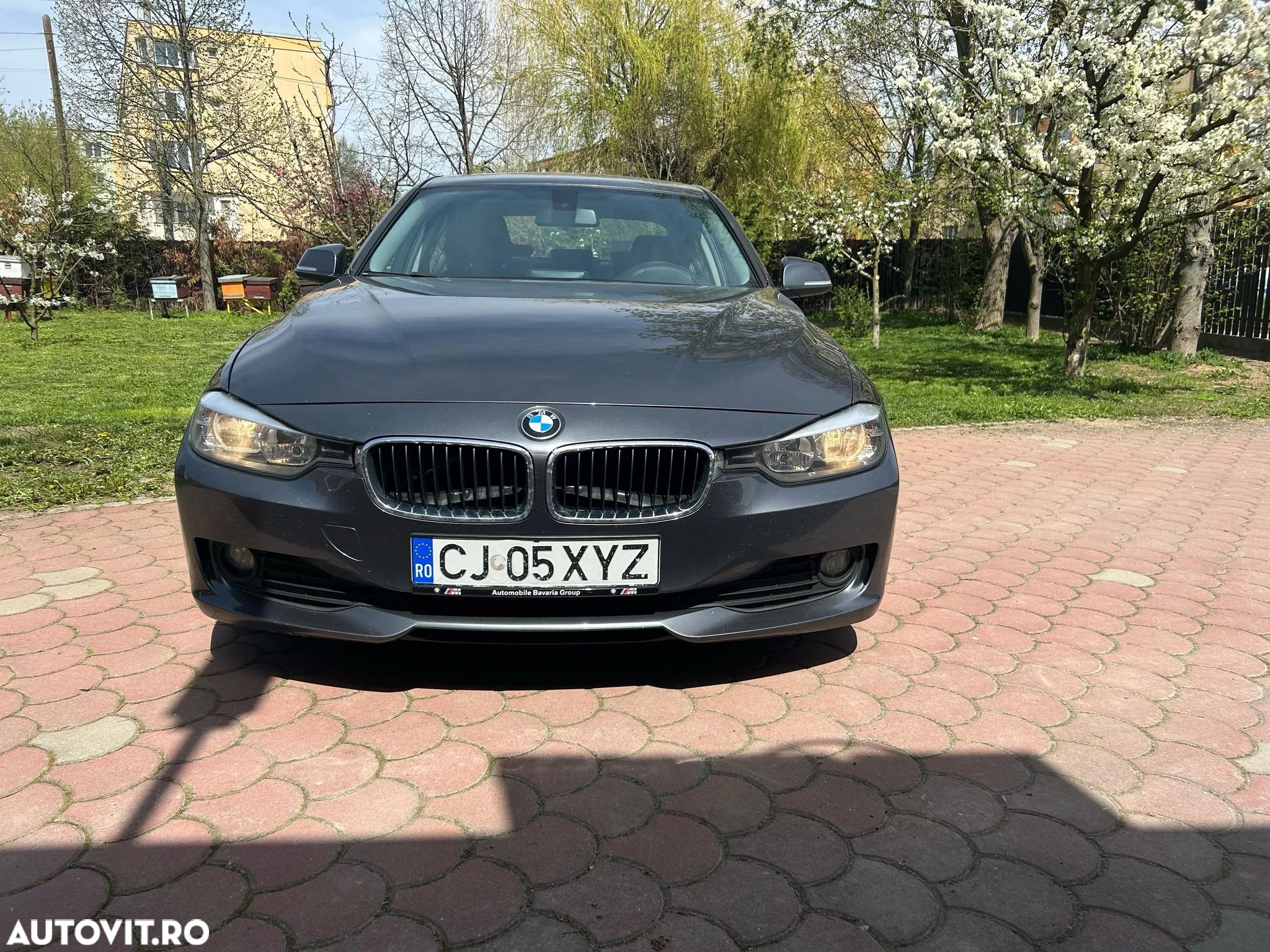 BMW Seria 3 318d - 1