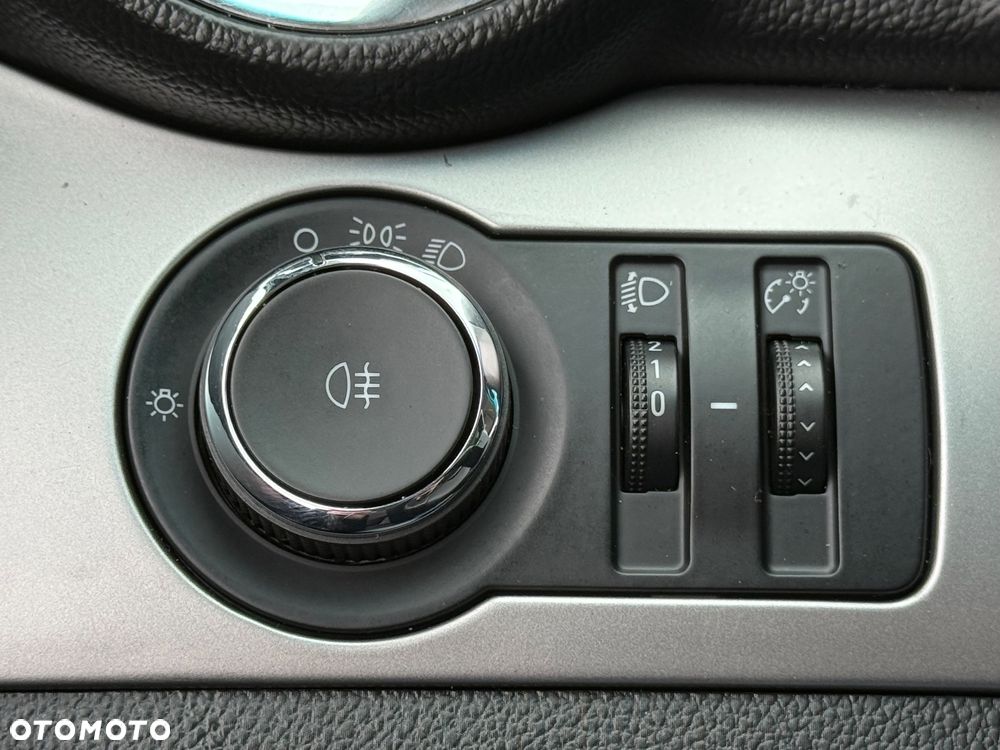 Chevrolet Orlando - 37