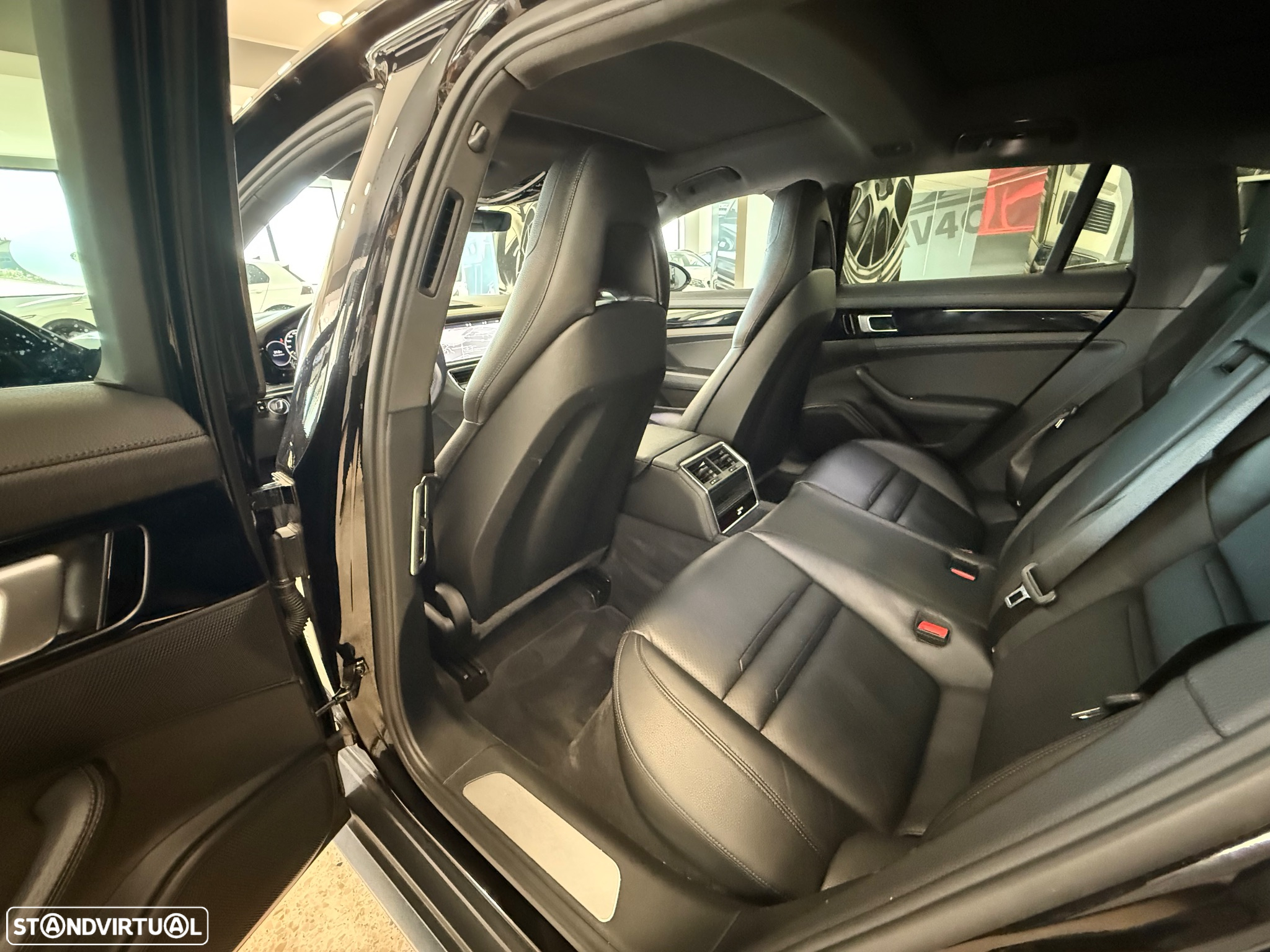 Porsche Panamera Sport Turismo 4 E-Hybrid - 25