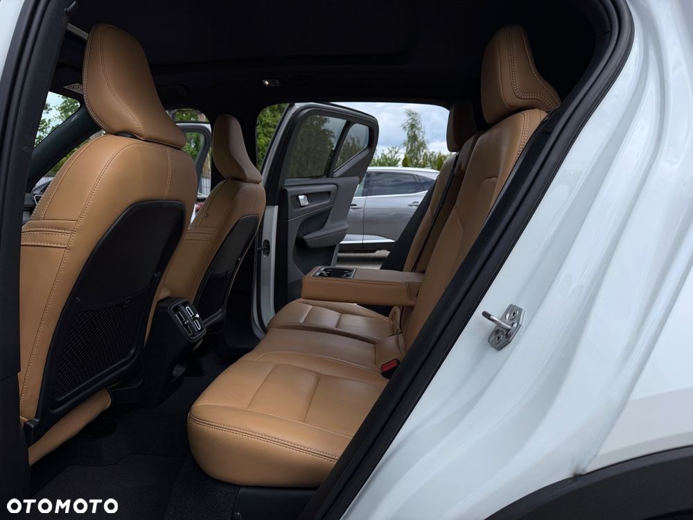 Volvo XC 40 - 32