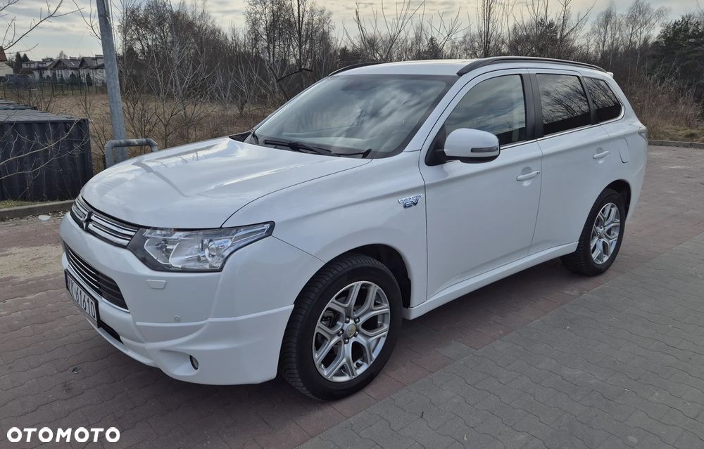 Mitsubishi Outlander PHEV Instyle NAVI + - 3