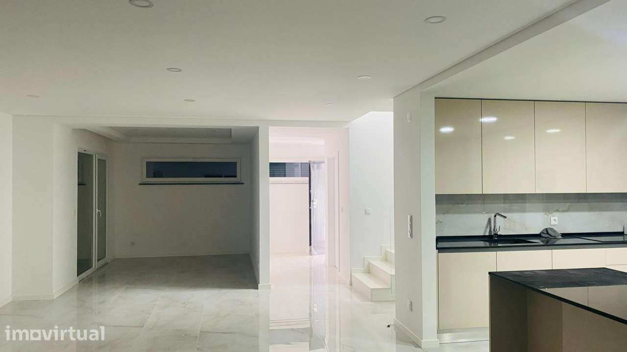 MORADIA T4 LOTE 500m2 - Grande imagem: 2/30