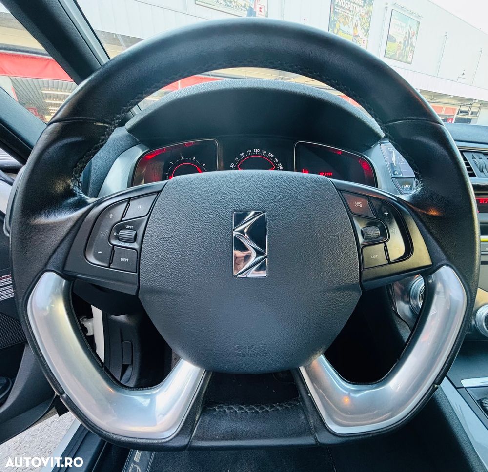Citroën DS5 2.0 HDI BVM6 So Chic - 13
