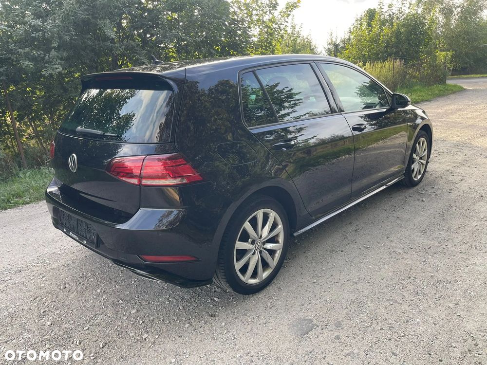 Volkswagen Golf - 6