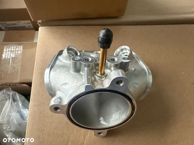 Głowice Cylindry wałek rozrządu Pompa oleju przepusnica Zestaw góry silnika 121'' - 18