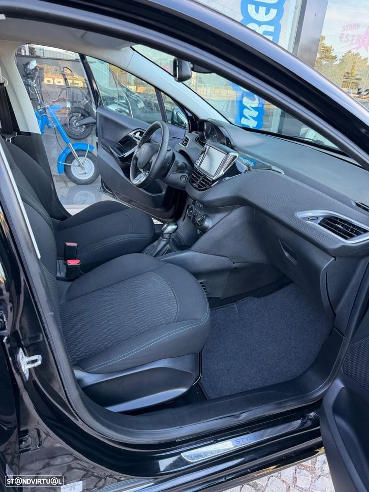 Peugeot 208 1.2 PureTech Style - 6