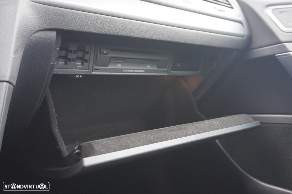 VW e-Golf AC/DC - 17