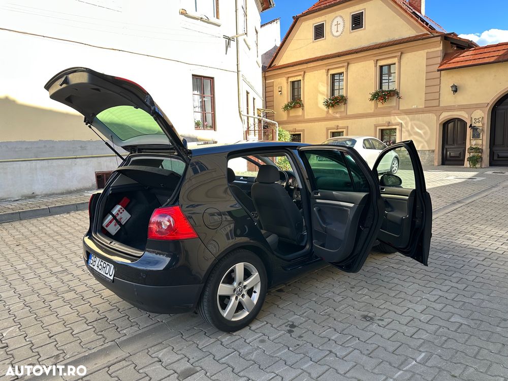 Volkswagen Golf - 8