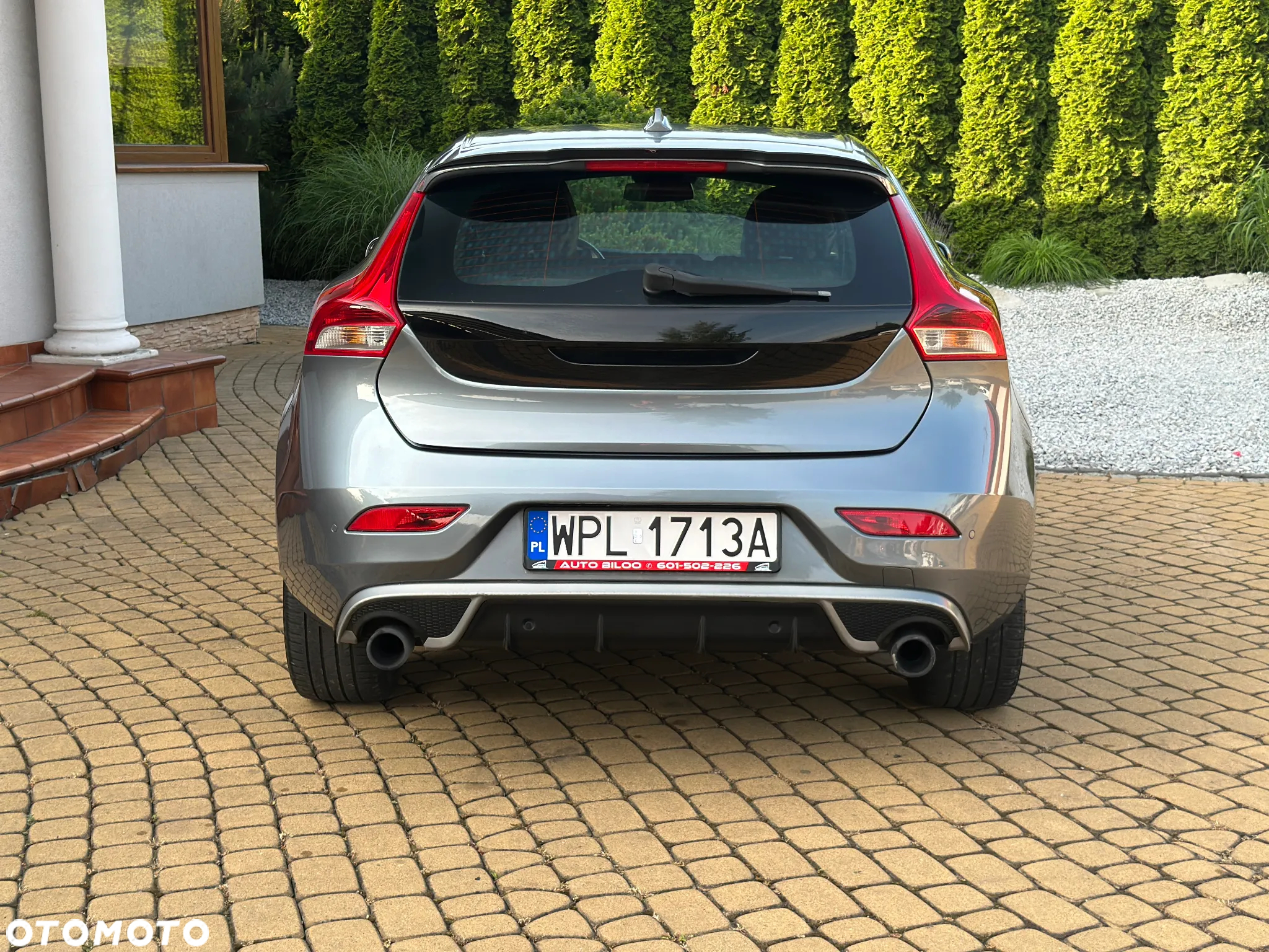 Volvo V40 D4 Drive-E R-Design Summum - 11