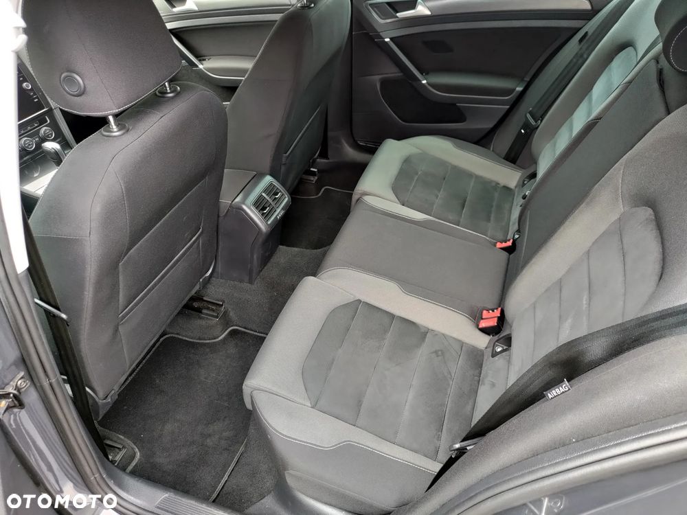 Volkswagen Golf - 12