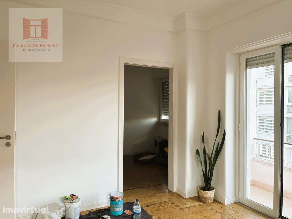 T2 c/ varanda, Avª de Roma - Alvalade - Grande imagem: 4/11