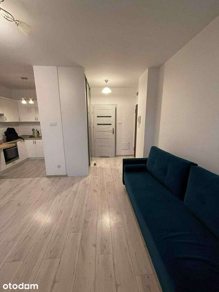 Do wynajęcia kawalerka 28m2 za 2100 +czynsz 450zł  z balkonem 5m2