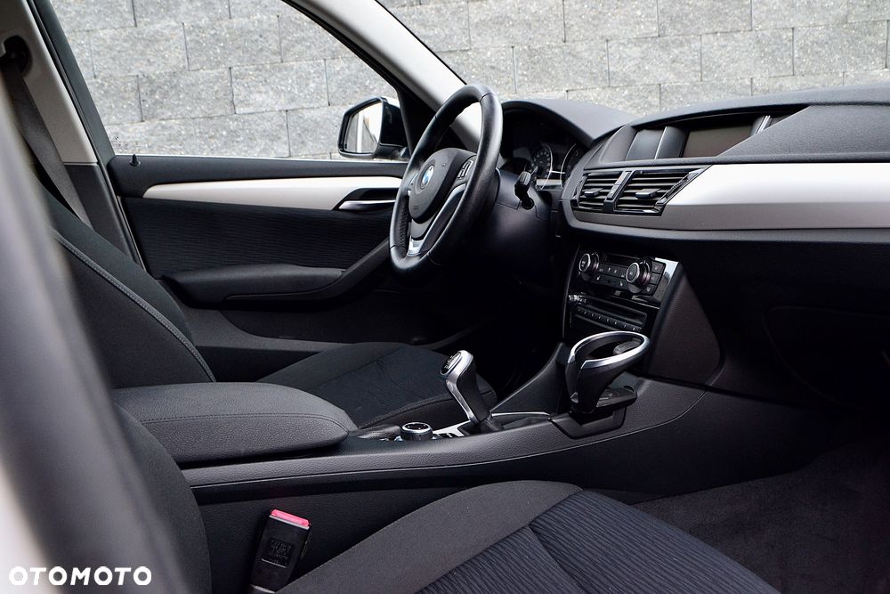 BMW X1 sDrive18d xLine - 14