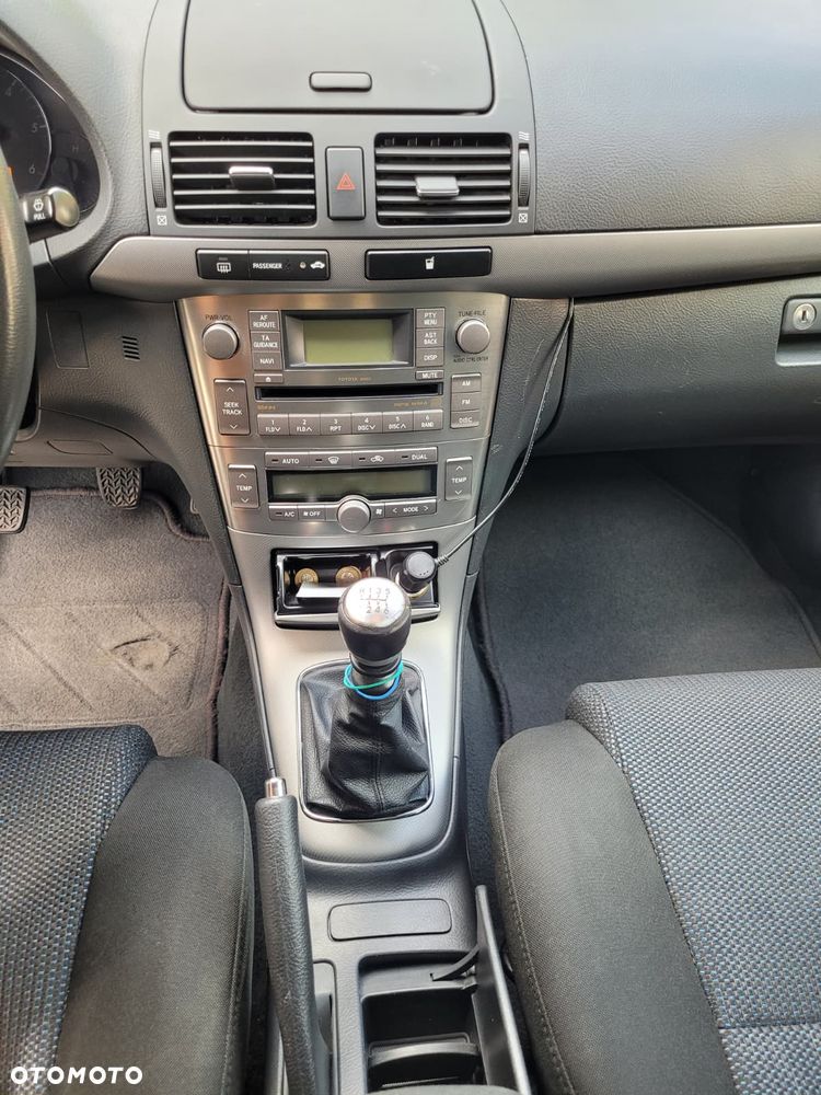 Toyota Avensis 2.0 D-4D Sol - 8