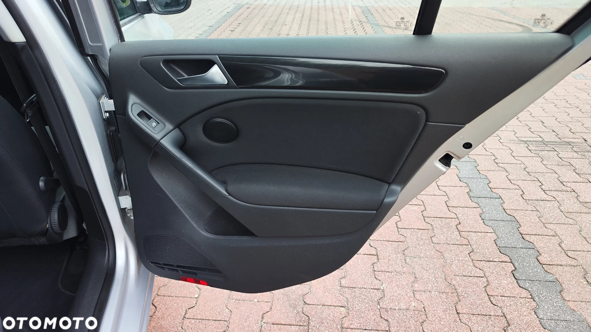 Volkswagen Golf VI 1.6 Comfortline - 24