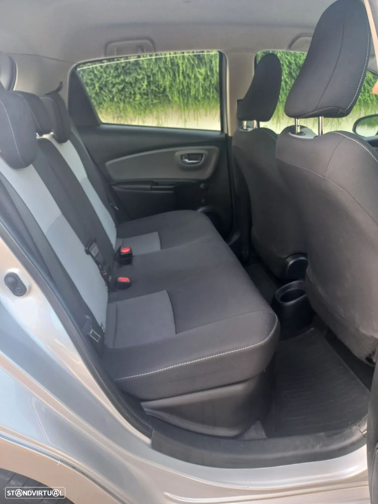 Toyota Yaris 1.5 HSD Exclusive - 11