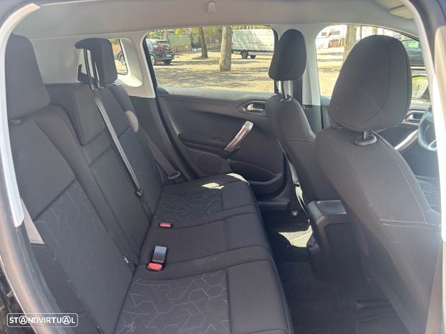 Peugeot 2008 1.6 BlueHDi Style - 11