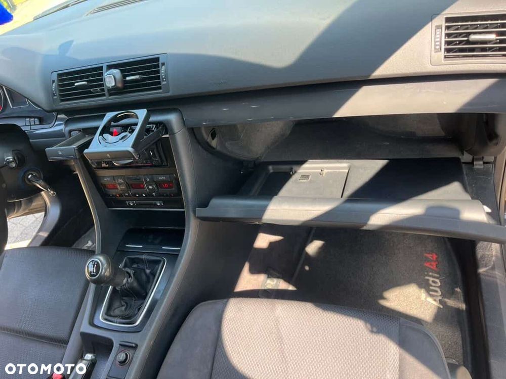 Audi A4 Limousine - 9