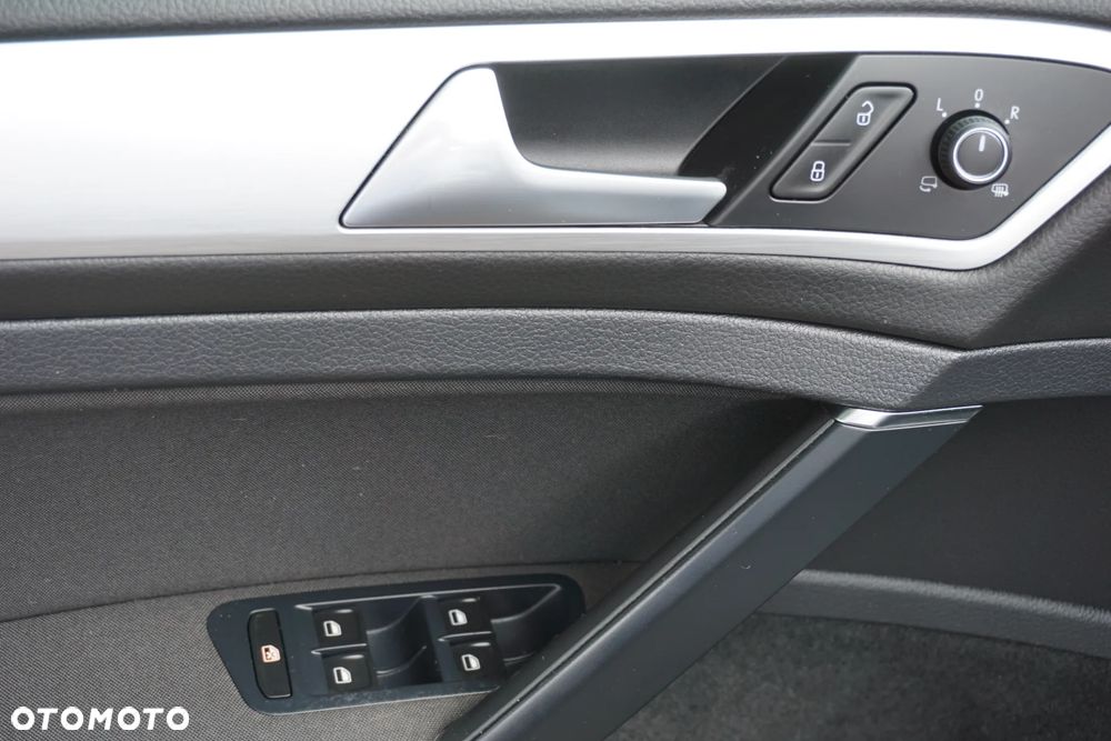 Volkswagen Golf 2.0 TDI BlueMotion Technology Cup - 19