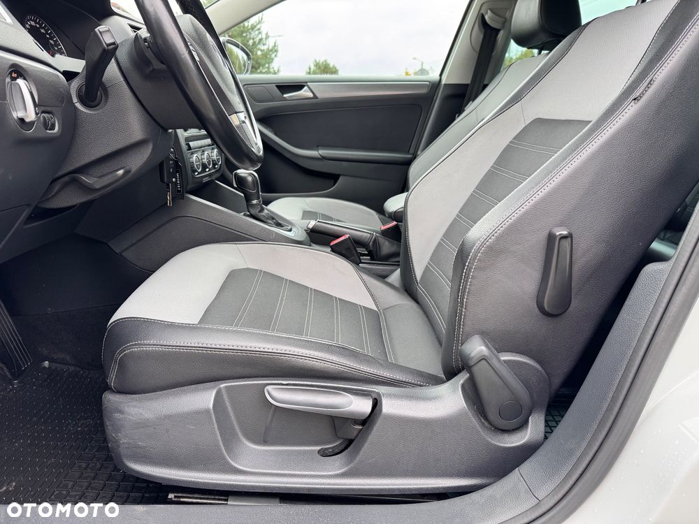 Volkswagen Jetta 1.4 TSI Highline DSG - 13