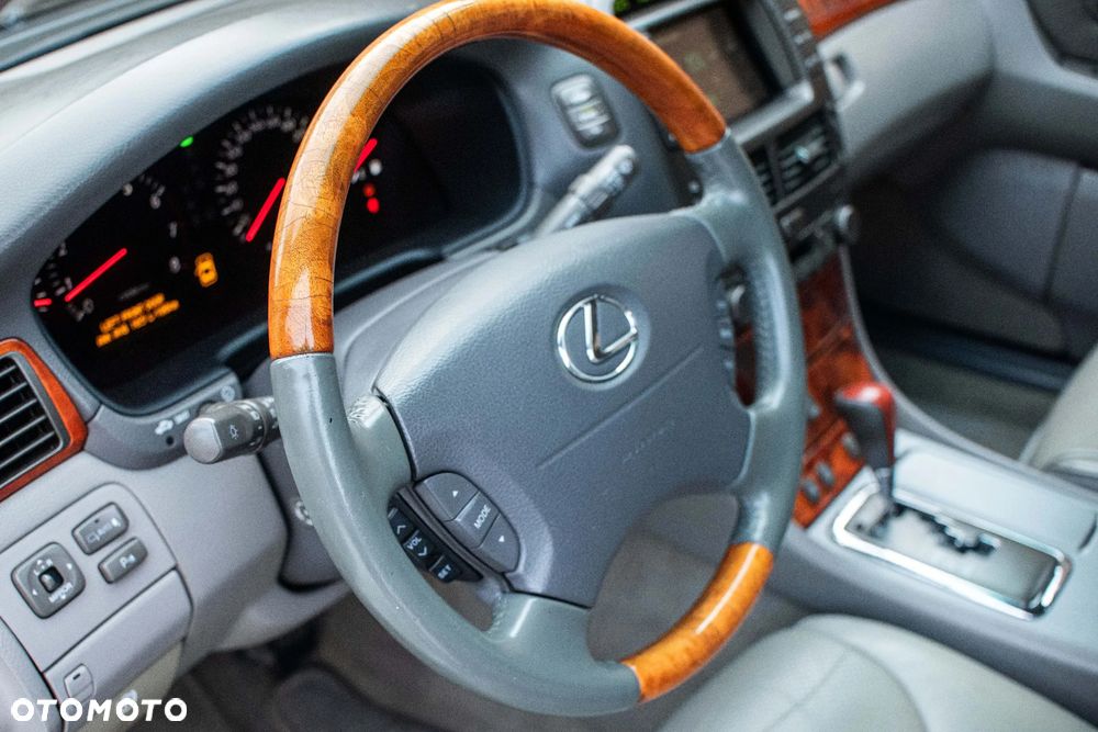 Lexus LS - 31