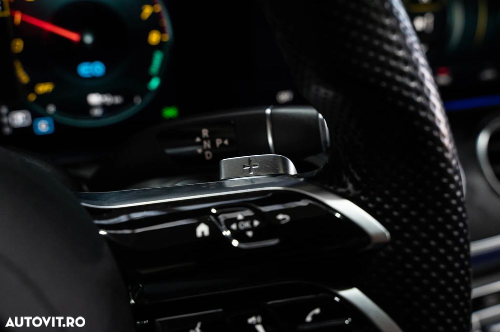 Mercedes-Benz E 300 9G-TRONIC AMG Line - 24