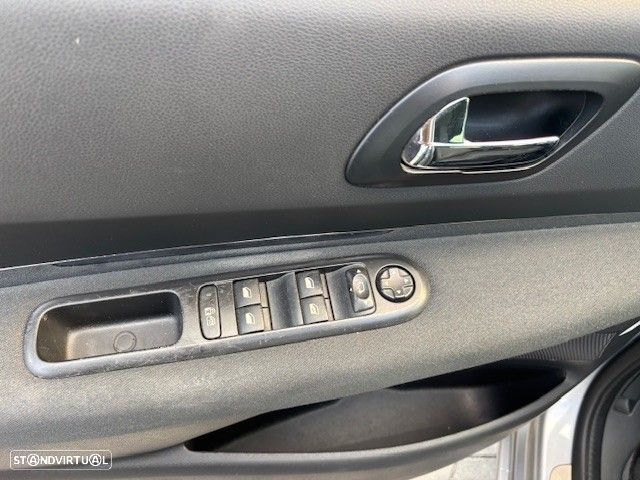 Peugeot 5008 1.6 E-HDi 7L Allure 2-Tronic - 14